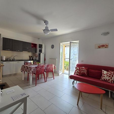 Red Apartment - Residenza Silvana Verbania Exteriér fotografie