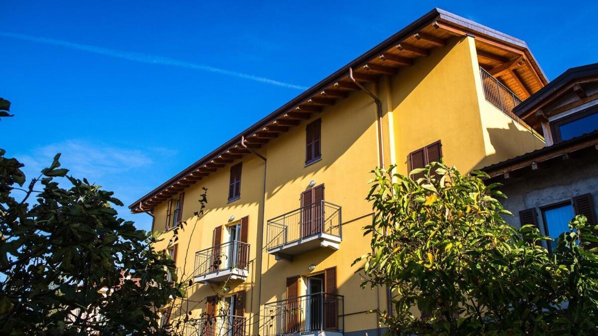 Red Apartment - Residenza Silvana Verbania Exteriér fotografie